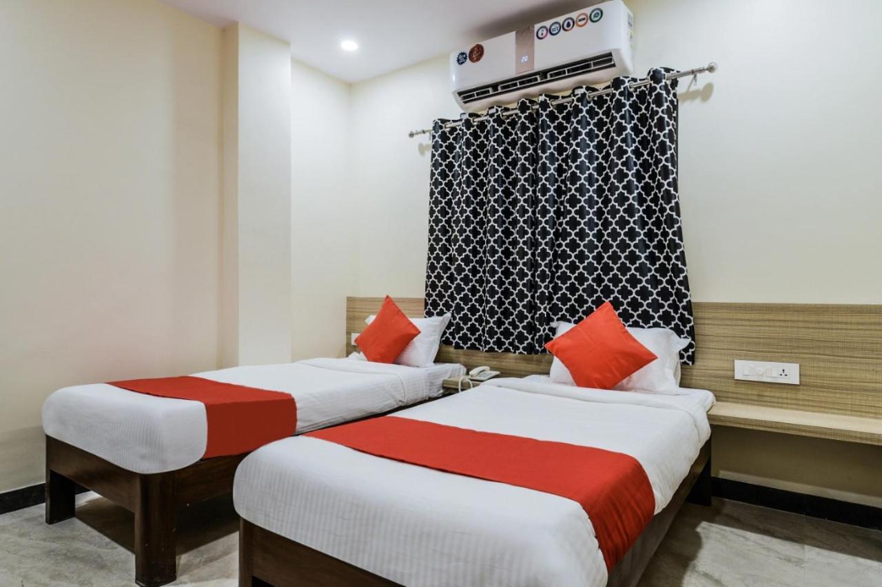 The Elite Inn Visakhapatnam Exteriör bild