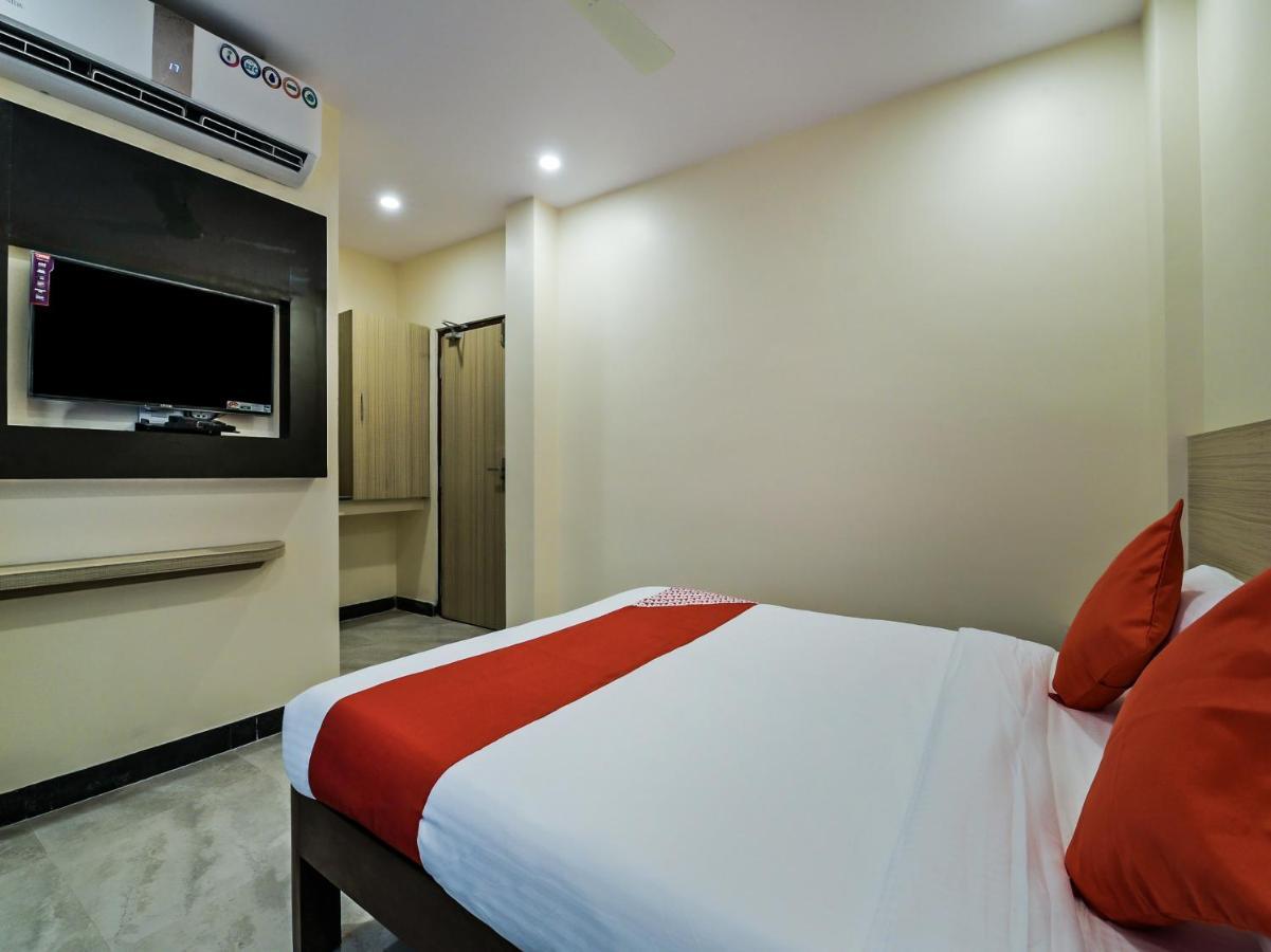 The Elite Inn Visakhapatnam Exteriör bild